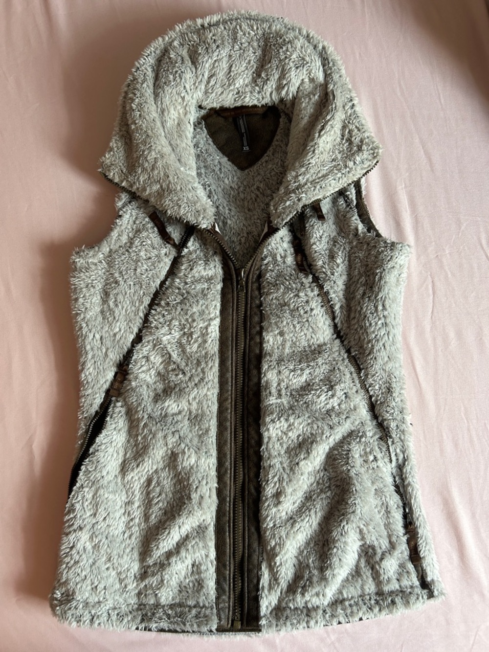 Kuhl Light Gray Teddy Vest with Dark Trim